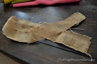 Burlap Rosette Tutorial (DIY Gewebe-Blumen-Tutorial) NO-nähen - The Frugal Haus