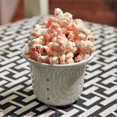 Nostalgie Wright - s Rosa Popcorn (Weiss-Schokolade Popcorn Rezept), A Little Yumminess