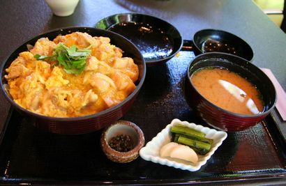 Oyakodon Recette simple de recette alimentaire des aliments japonais (oyakodon) Oyakodon Recette simple de recette alimentaire alimentaire japonaise