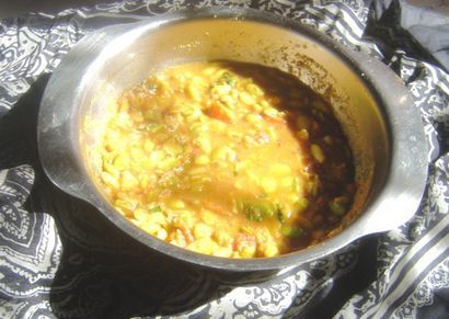 Pachai mochai thakkali kootu - féveroles curry tomate, Amma - est spéciale