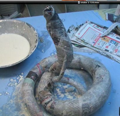 Papier mâché - Naga- dragon Reine des serpents de papier mâché Gourmet Blog