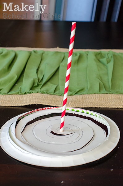 Paper Plate Arbres de Noël - Un métier facile de Noël pour les enfants