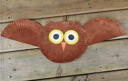Pappteller Owl Craft macht eine niedliche Eule von einem Pappteller
