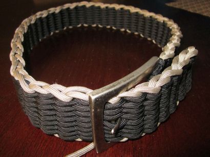 Paracord Ceinture de sauvetage (LET - s appellent la Weave d'urgence), Stuff I - ai Redone (Ceintures de paracorde comment faire) Paracord Ceinture de sauvetage (LET - s appellent la Weave d'urgence), Stuff I - ai Redone