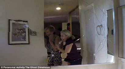 Paranormal Maison d'activité utilisé pour polisson personnes sans méfiance dans cette vidéo, en ligne Daily Mail (utilisé) Paranormal Maison d'activité utilisé pour polisson personnes sans méfiance dans cette vidéo, Daily Mail en ligne