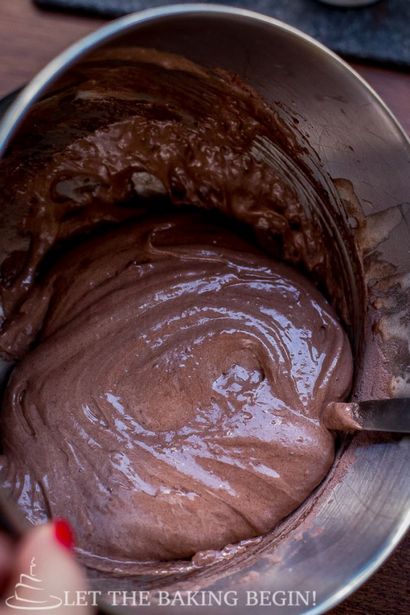 Gâteau éponge au chocolat parfait - Laissez le Baking Begin!