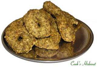 Pesara Garelu (Moong dal Vada) Rezept, cookshideout