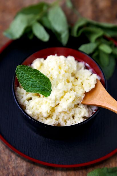 Ananas Joghurt-Eiscreme - Eingelegte Pflaumen Essen und Getränke
