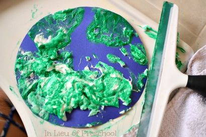 Peintures Planète Terre - Art Process pour les enfants - en remplacement d'enfants d'âge préscolaire