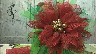 Poinsettia Couronne Tutorial - Tendance Arbre Blog, décor de vacances Inspiration, Tutorials couronne, vacances