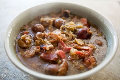 Ragoût Recette de Hunter polonaise, bigos (faire la version à base de tomates) Ragoût Recette de chasseur polonais, Bigos