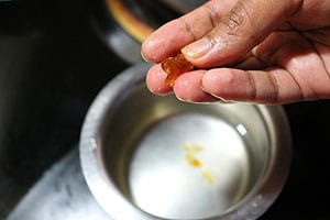 Pori urundai, l'Inde du Sud Riz Soufflé Balls Recette (Pori) Pori urundai, l'Inde du Sud riz soufflé boules de recettes