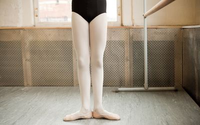 Positions des armes dans le ballet - Position préparatoire