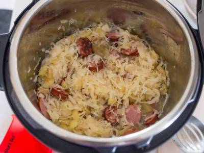 Pressure Cooker Kielbasa und Sauerkraut - Dad kocht Abendessen