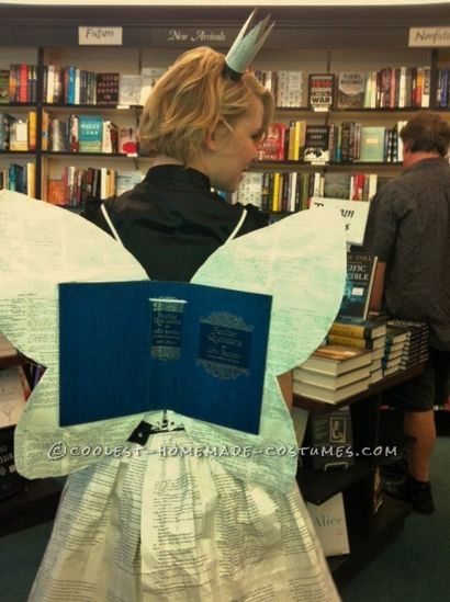 Hübsches Papier Kleid für ein Buch-Fee-Kostüm