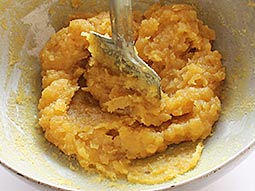 Puran Poli Rezept - süße und herzhafte Elaichi aromatisiert Pooran Poli