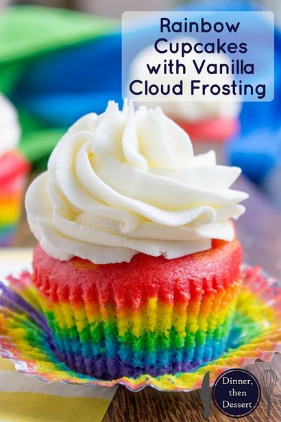 Regenbogen-kleine Kuchen mit Vanille-Wolke Frosting - Abendessen, dann Dessert