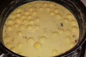 Rasmalai avec Egg - Le safran Platter
