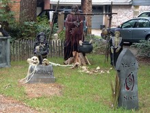 Realistische Halloween Yard Dekorationen, die Ihre Nachbarn erschrecken, Urlaub und Party Guide