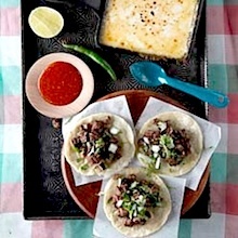 Recette Fuzzy - s Recette Copycat - boeuf émincé tacos, sauce à l'ail (mijoteuse)