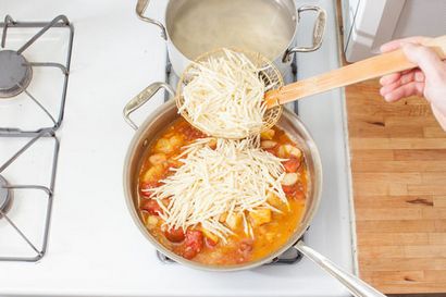 Rezept Trofie Pasta mit goldenen Knoblauch - Heirloom-Tomaten - Blau Schürze