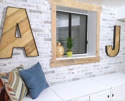 Remodelaholic, Rustikal Industrie Letters aus Holzpaletten und Old Blinds