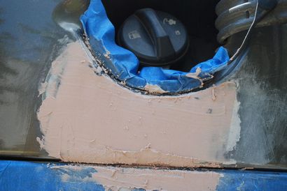 Réparation d'un trou Rust dans une voiture 6 étapes (avec photos)