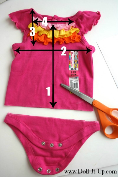 Réutiliser une chemise de bébé et faire une robe de poupée! Poupée It Up