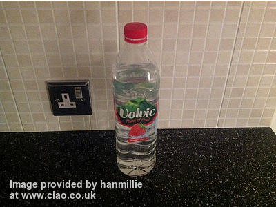 Water Volvic Touch of Fruit Fraise Sucre doux fraise! (Volvic) Water Volvic Touch of Fruit Fraise Sucre doux fraise!