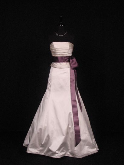 Royal Purple Double Faced ruban de satin Sash en vente - Votre robe de rêve