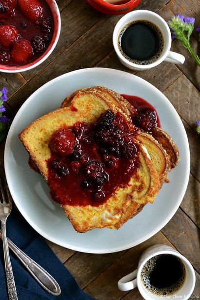 RumChata Français Toast avec chaud Berry Compote - Ciao Bambina Chow