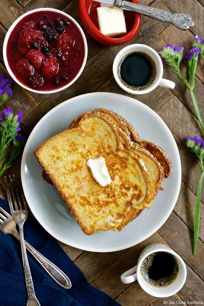 RumChata Français Toast avec chaud Berry Compote - Ciao Bambina Chow