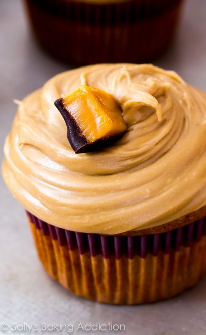 Triple Caramel Salted Cupcakes - Sallys cuisson Addiction