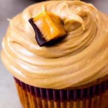 Triple Caramel Salted Cupcakes - Sallys cuisson Addiction