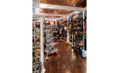 Saratoga Shopping Grands magasins, cadeaux & amp; Magasins Saratoga Springs NY & amp; Dans tout le comté (saratoga magasins commerciaux cadeaux boutiques ny) Saratoga Springs Saratoga Shopping Grands magasins, cadeaux & amp; Magasins Saratoga Springs NY & amp; Dans tout le comté