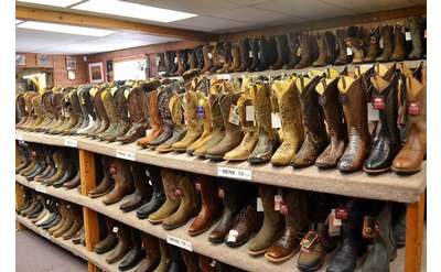 Saratoga Shopping Grands magasins, cadeaux & amp; Magasins Saratoga Springs NY & amp; Dans tout le comté (shopping) Saratoga Shopping Grands magasins, cadeaux & amp; Magasins Saratoga Springs NY & amp; Dans tout le comté