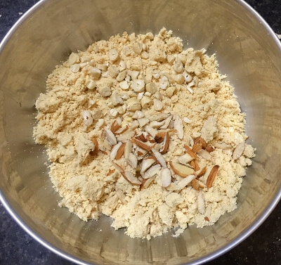 Sattu ke Laddu pour Kajari Teej, nourriture indienne