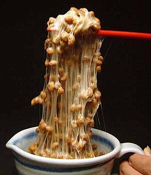 Les scientifiques créent la crème glacée qui doesn fondre t en utilisant des protéines présentes dans les aliments japonais, Daily Mail