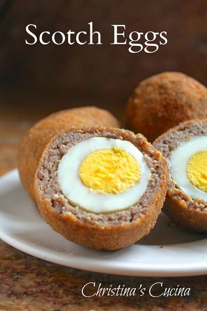 Scotch Eggs ~ profond frit, saucisse couvert Hard Boiled Eggs - Christina - s Cucina