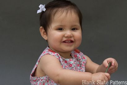 Coudre une robe de bébé avec motif GRATUIT - Melly Coud