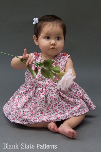 Coudre une robe de bébé avec motif GRATUIT - Melly Coud (motif) Coudre une robe de bébé avec motif GRATUIT - Melly Coud