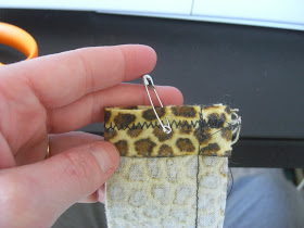 Coudre Boutique élégante Comment coudre une housse pour votre collier de chien ou un chat (élégant) Coudre Boutique élégante Comment coudre une housse pour votre collier de chien ou un chat