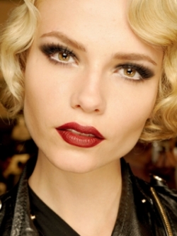Maquillage Sexy Vampire pour Halloween (vampire) Maquillage Sexy Vampire pour l'Halloween