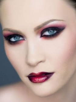 Maquillage Sexy Vampire pour Halloween (maquillage vampire) Maquillage Sexy Vampire pour l'Halloween