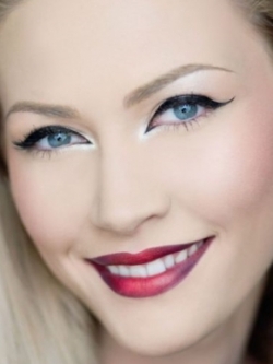 Maquillage Sexy Vampire pour Halloween (maquillage partie) Maquillage Sexy Vampire pour l'Halloween