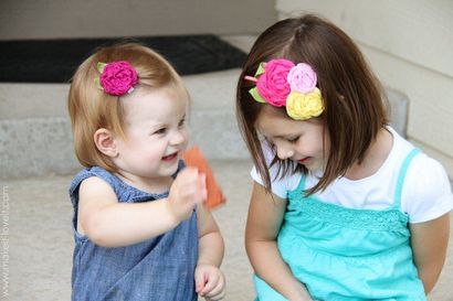 Froncés fleurs en tissu fabriqués à partir de morceaux de tissu en tricot, Make It et adore