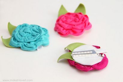 Froncés fleurs en tissu fabriqués à partir de morceaux de tissu en tricot, Make It et adore