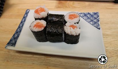 Simple Salmon Rouleau Comment faire Hosomaki Sushi comme un pro - Secrets of Sushi