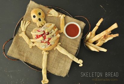 Skeleton Brot Knochen Grissini, in einem Tag gemacht