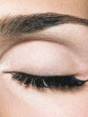 Smokey yeux __gVirt_NP_NN_NNPS<__ Étape maquillage par étape avec des photos (yeux charbonneux) Smokey yeux Pas de maquillage par étape avec des images